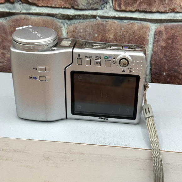 Nikon Digital Camera Coolpix S10 VR 6.0MP Silver Tested Working NO CHARGER - Picture 5 of 13